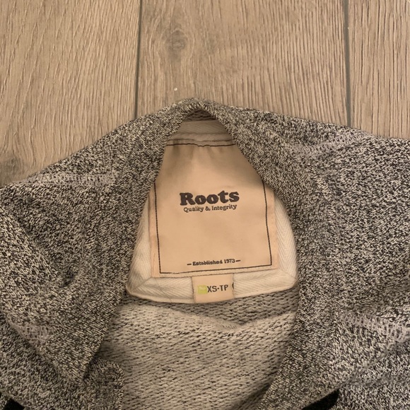 Gray Roots Sweater - Picture 4 of 7